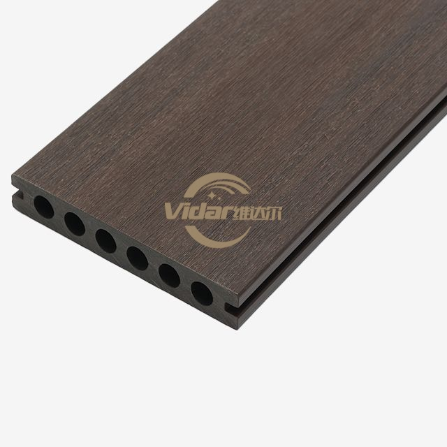 Coextrusión 140 * 23 mm Madera Plástico Compuesto Co Extrusión WPC Decking para exteriores 