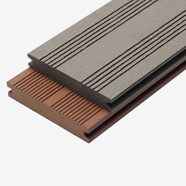 Terraza de WPC con relieve de larga duraci&oacute;n